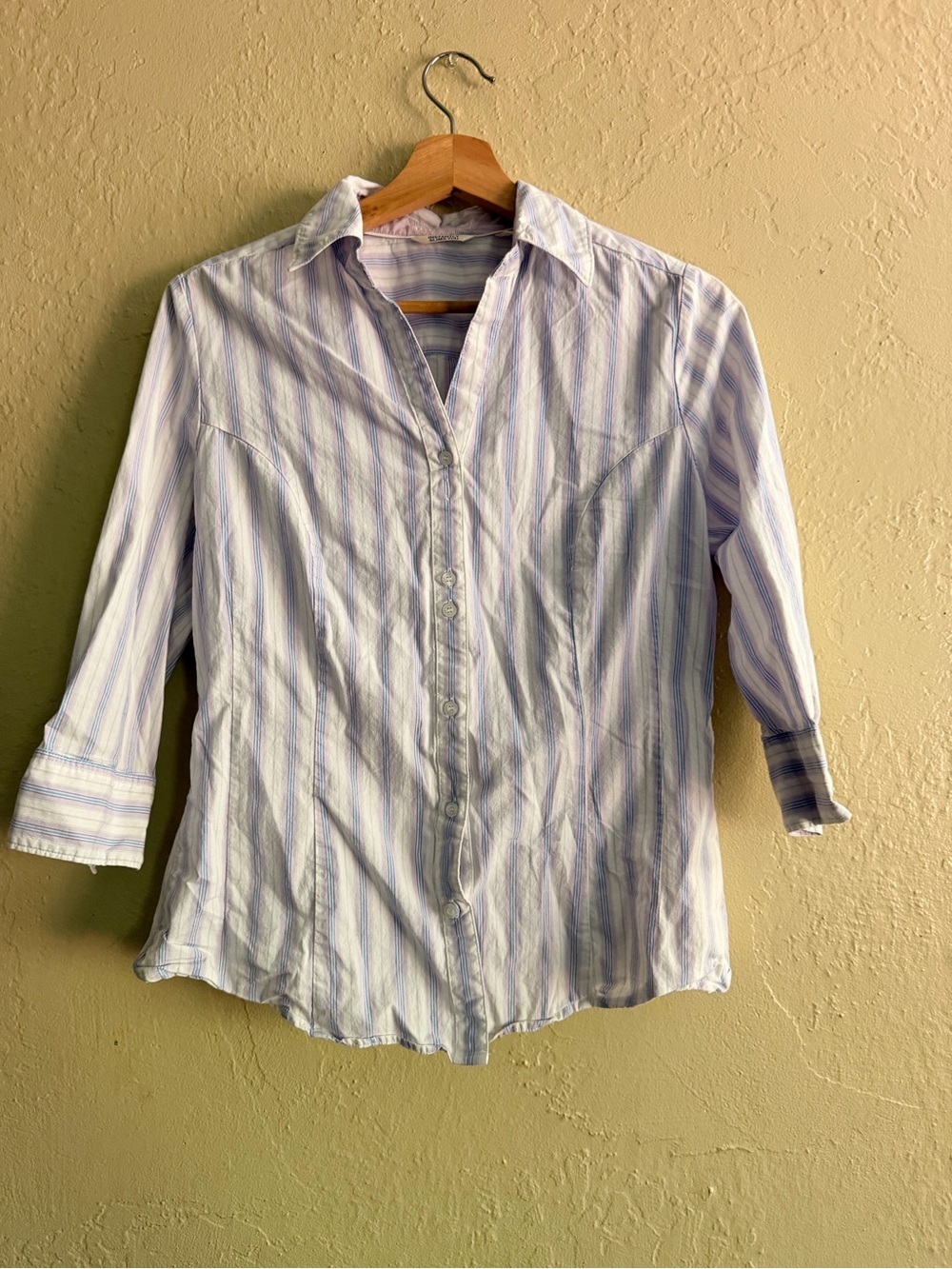 Riders by Lee White Button-Down Shirt with Light Blue & Lavender Stripes